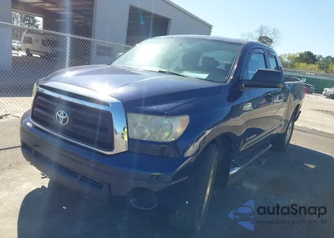 2010 Toyota Tundra Sr5 4.6L V8 z USA, uszkodzony, nr VIN 5TFUM5F15AX013614